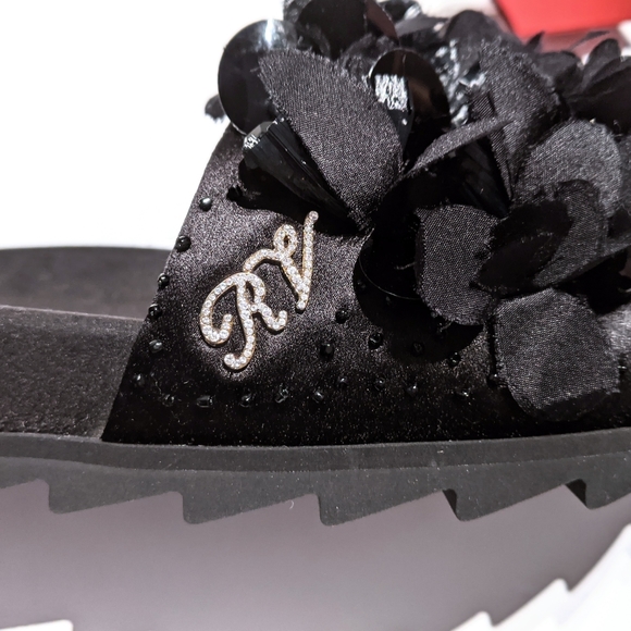 SOLD💔Roger Vivier Slidy Viv Petals Sandals - Picture 6 of 12